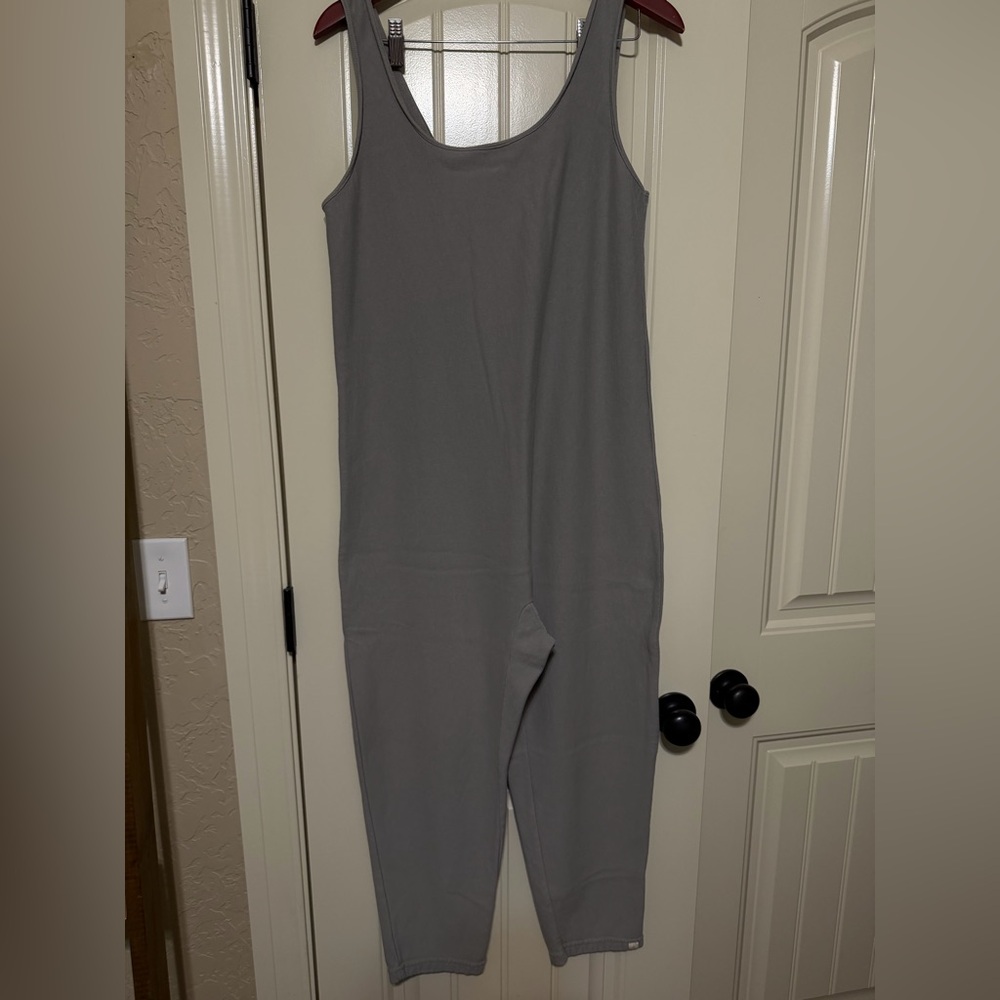TKEES Ankle & Cropped Pants in Light Gray